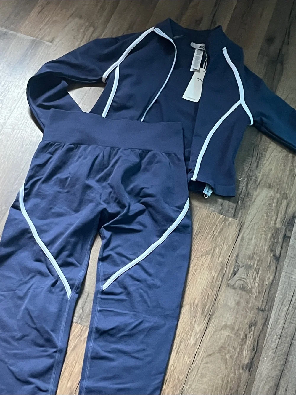 ALO Yoga Navy Zip-Front Vest with White Trim